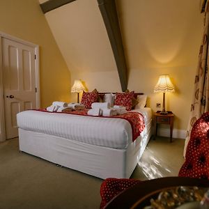 Master Red Room